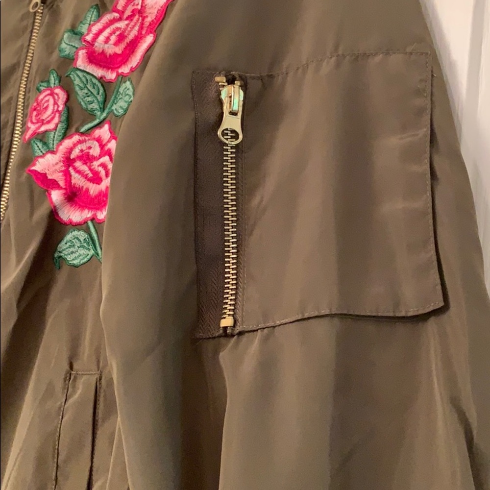 Embroider bomber jacket - Picture 3 of 3